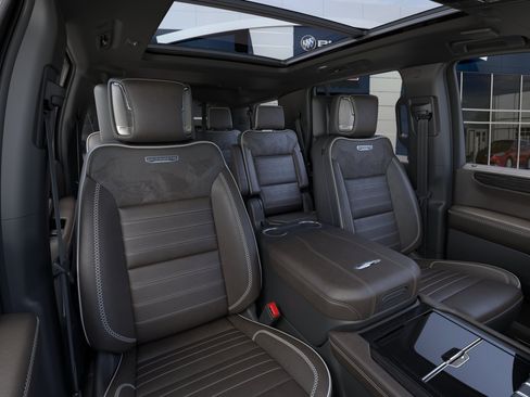 New 2026 GMC Yukon Denali Ultimate AWD/4WD image 16