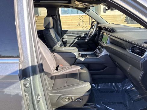 Used 2022 GMC Yukon Denali image 11