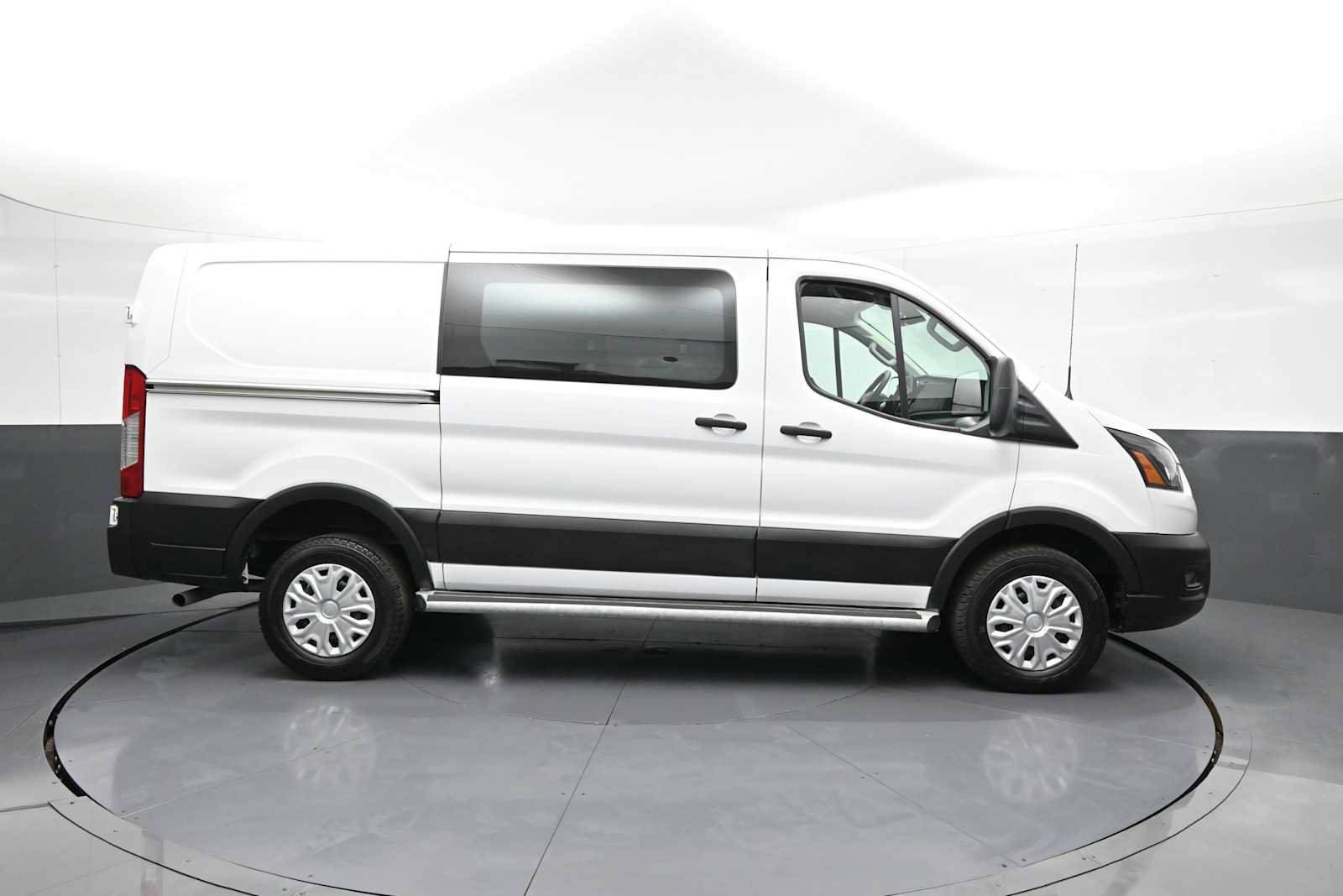 Used 2025 Ford Transit 250 Low Roof w/ Exterior Upgrade Package RWD image 5