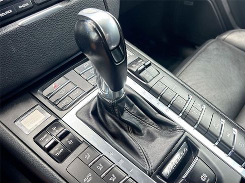 Used 2018 Porsche Macan S AWD/4WD image 15