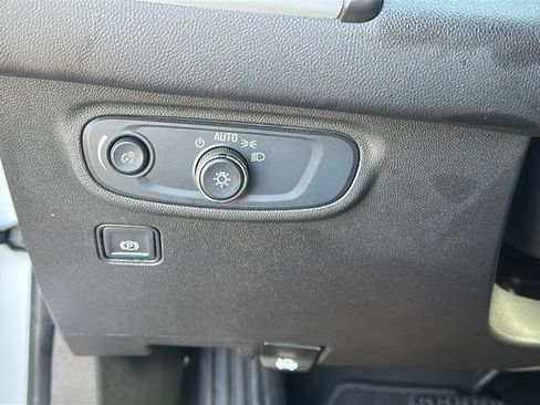 Used 2024 GMC Terrain SLE FWD image 20