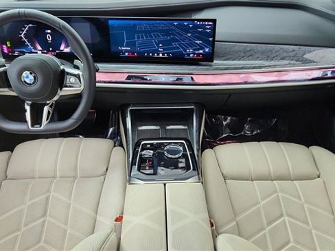 Used 2025 BMW 740i xDrive 740i xDrive image 19