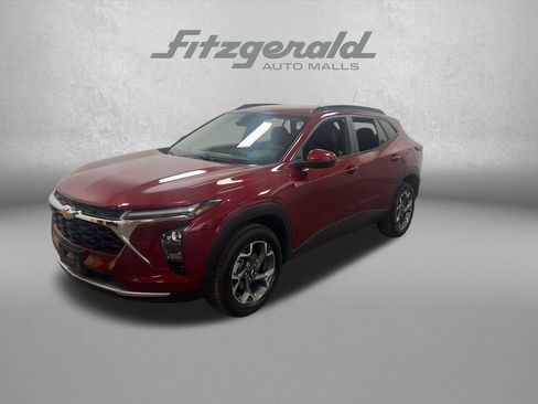 Used 2024 Chevrolet Trax LT FWD image 1