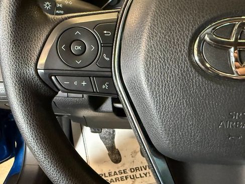 Used 2019 Toyota Camry LE image 10