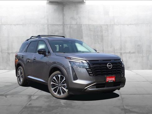 New 2026 Nissan Pathfinder Platinum AWD/4WD image 2