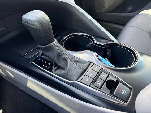 Used 2020 Toyota Camry LE FWD image 24