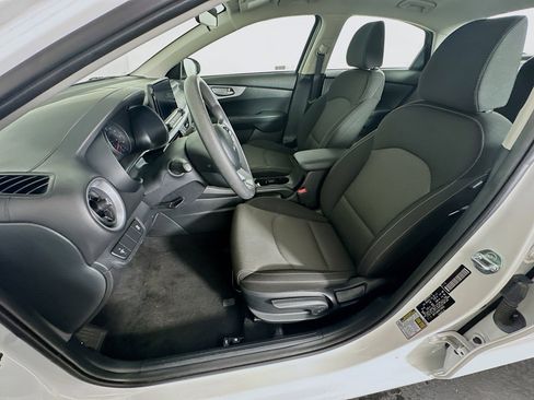 Used 2024 Kia Forte LXS image 13