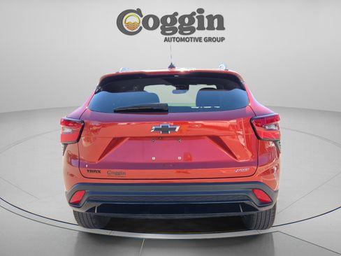 Used 2024 Chevrolet Trax RS w/ Driver Confidence Package image 5