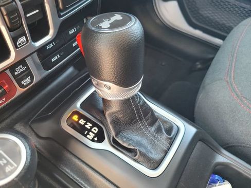 Used 2025 Jeep Wrangler Unlimited Rubicon AWD/4WD image 20