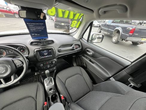 Used 2018 Jeep Renegade Altitude image 21