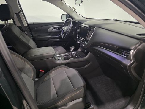 Used 2021 Chevrolet Traverse LT image 24