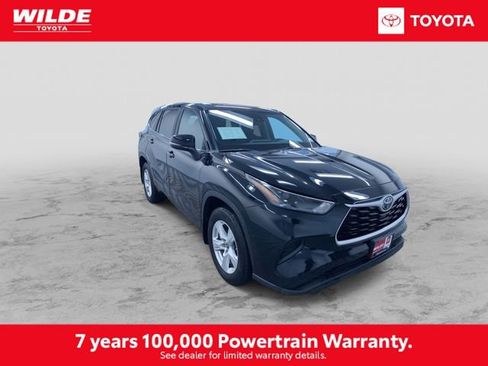Certified 2023 Toyota Highlander L image 3