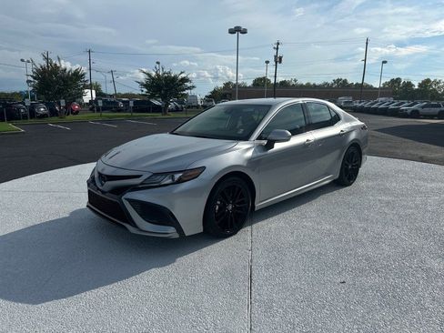 Used 2024 Toyota Camry XSE FWD image 3