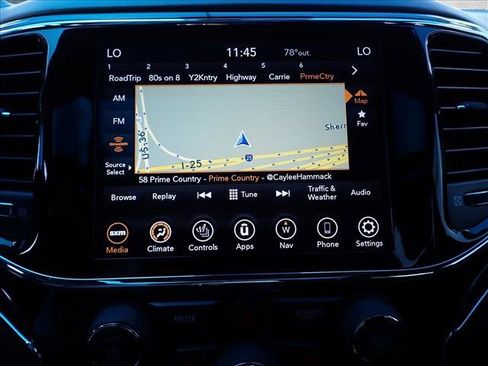 Used 2020 Jeep Grand Cherokee Overland AWD/4WD image 22