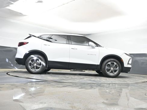 Used 2025 Chevrolet Blazer LT image 34