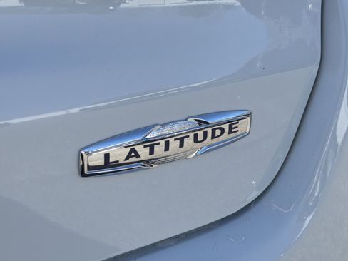 New 2026 Jeep Compass Latitude image 19