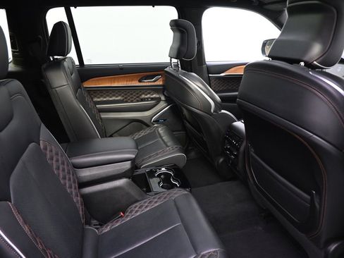 Used 2023 Jeep Grand Cherokee L Summit image 18