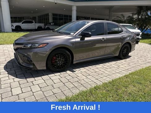 Used 2021 Toyota Camry SE FWD image 31