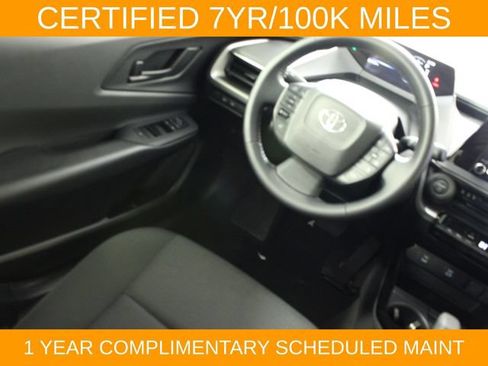 Used 2025 Toyota Prius LE FWD image 17