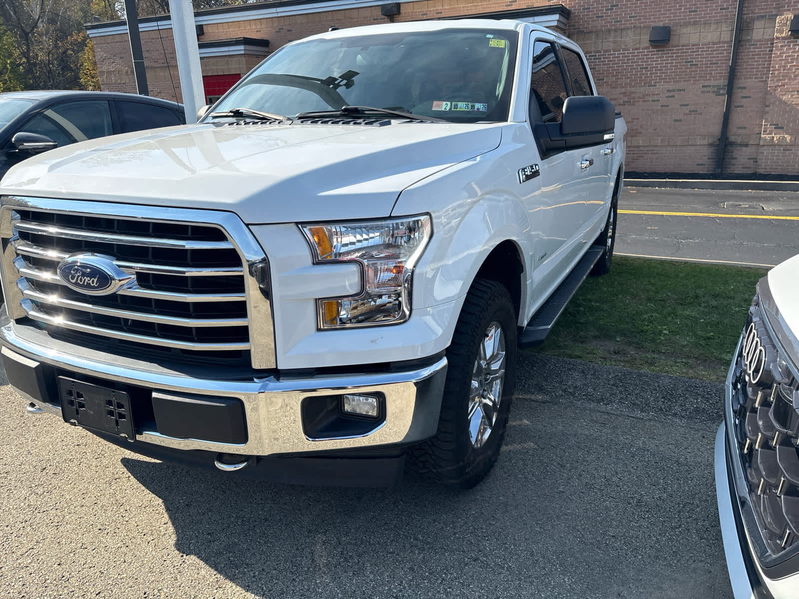 Used 2017 Ford F150 XLT w/ Equipment Group 302A Luxury AWD/4WD image 6