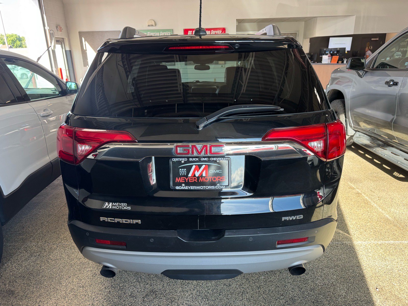 Used 2019 GMC Acadia SLT AWD/4WD image 6