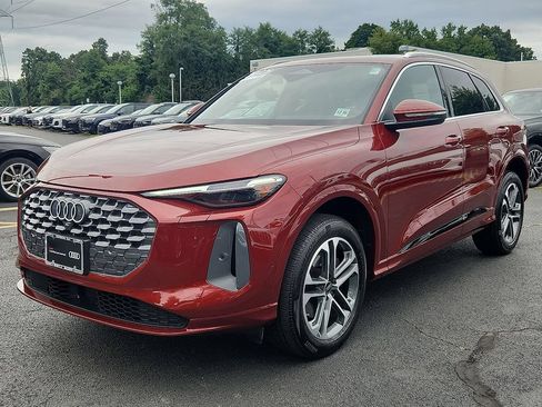 Certified 2025 Audi Q5 Premium Plus w/ Premium Plus AWD/4WD image 9
