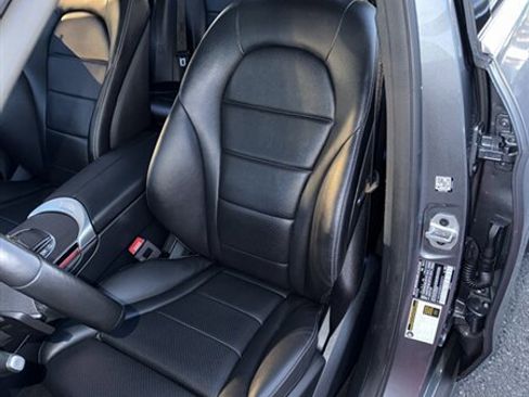 Used 2021 Mercedes-Benz GLC 300 4MATIC image 28