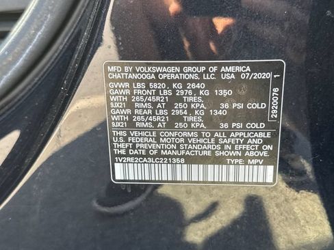 Used 2020 Volkswagen Atlas Cross Sport SEL R-Line AWD/4WD image 43