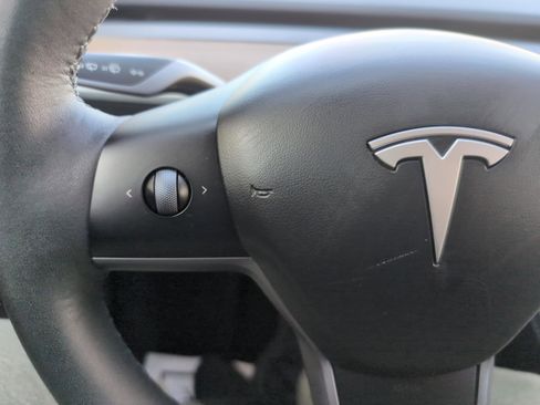 Used 2023 Tesla Model Y Long Range image 27