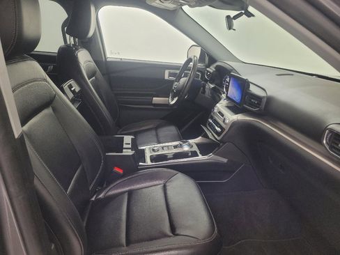 Used 2021 Ford Explorer XLT w/ Equipment Group 202A AWD/4WD image 21