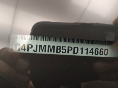 Used 2023 Jeep Cherokee Altitude Lux image 33