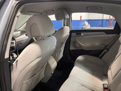 Used 2016 Hyundai Sonata SE image 17