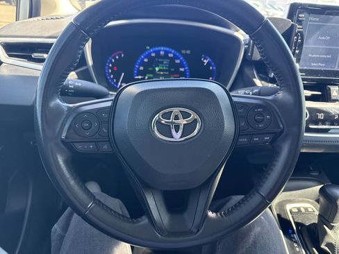 Used 2022 Toyota Corolla LE w/ Premium Interior Package image 20