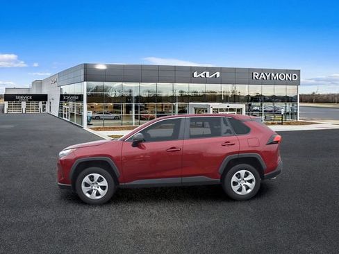 Used 2023 Toyota RAV4 LE FWD image 6