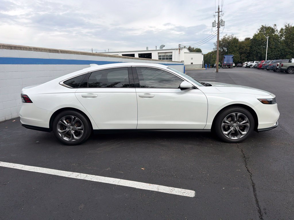 Used 2023 Honda Accord EX image 6