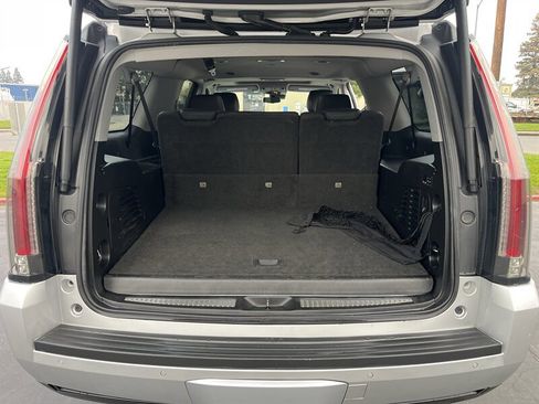 Used 2020 Cadillac Escalade ESV Luxury image 18