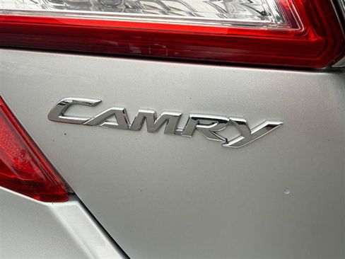 Used 2012 Toyota Camry XLE w/ Leather Pkg FWD image 23