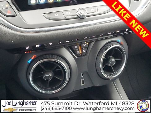 Used 2025 Chevrolet Blazer LT w/ Convenience Package image 18