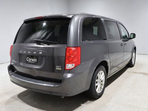 Used 2016 Dodge Grand Caravan SXT image 2