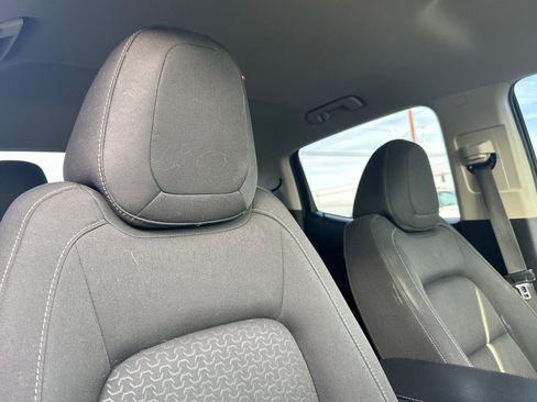 Used 2018 GMC Canyon SLE w/ SLE Convenience Package image 16