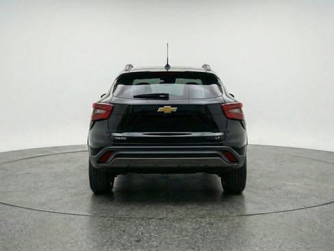 Used 2025 Chevrolet Trax LT w/ LT Convenience Package FWD image 7