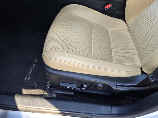 Used 2016 Lexus IS 200t RWD image 13