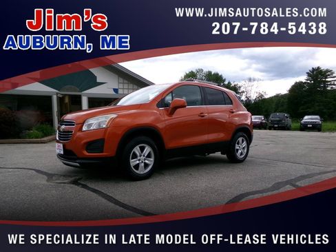 Used 2016 Chevrolet Trax LT w/ LT Sun and Sound Package AWD/4WD image 1