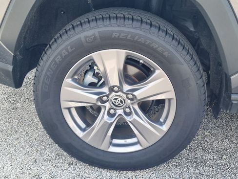 Used 2024 Toyota RAV4 LE AWD/4WD image 11