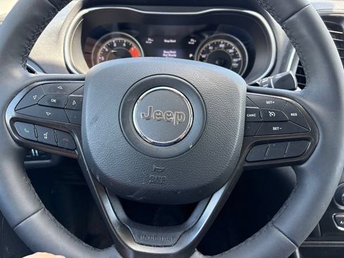 Used 2022 Jeep Cherokee Trailhawk w/ Trailer Tow Group AWD/4WD image 17