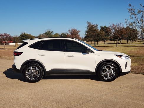 Used 2025 Ford Escape ST-Line w/ Tech Pack #1 image 7