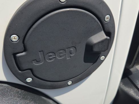 Used 2017 Jeep Wrangler Unlimited Sport w/ Quick Order Package 24S AWD/4WD image 19