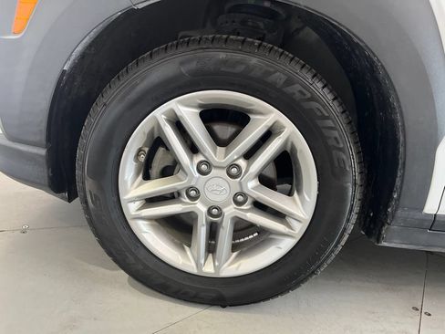 Used 2021 Hyundai Kona SE FWD image 14