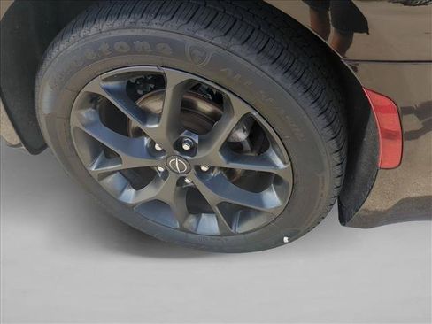 Used 2025 Chrysler Pacifica Limited FWD image 23