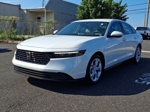 Certified 2025 Honda Accord LX image 3